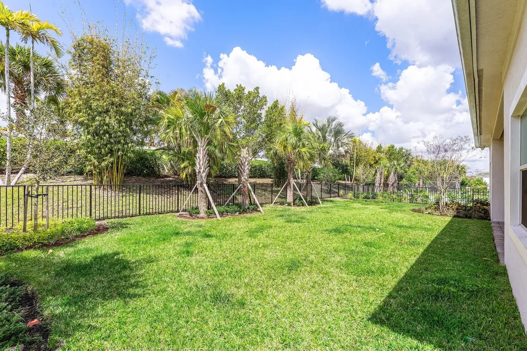 9256 Crestview Circle Palm Beach Gardens FL 33412