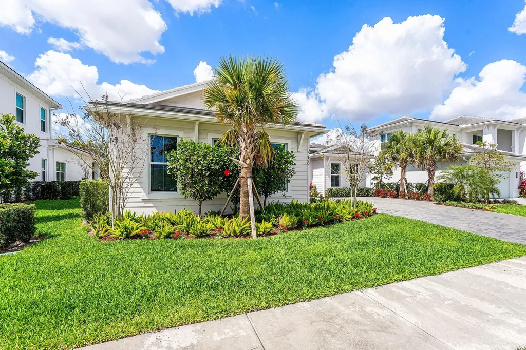 9256 Crestview Circle Palm Beach Gardens FL 33412