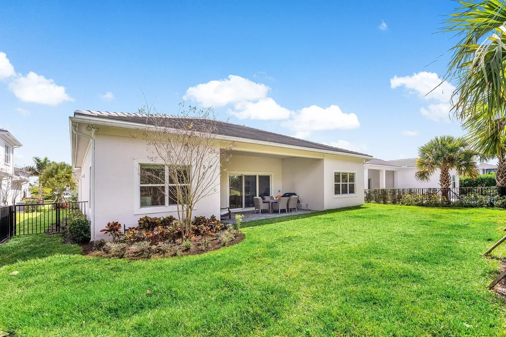 9256 Crestview Circle Palm Beach Gardens FL 33412