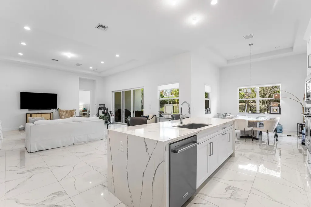 9256 Crestview Circle Palm Beach Gardens FL 33412