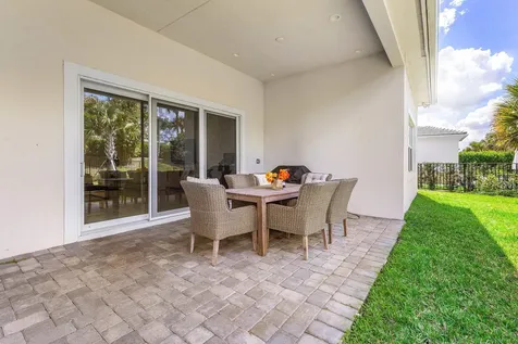 9256 Crestview Circle Palm Beach Gardens FL 33412