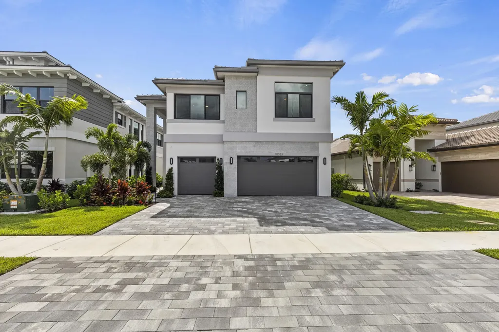 10033 Stockrun Drive Palm Beach Gardens FL 33412