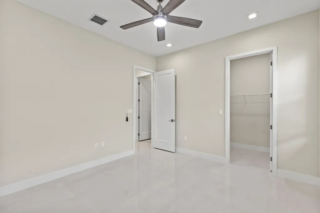 10033 Stockrun Drive Palm Beach Gardens FL 33412