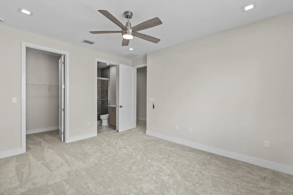 10033 Stockrun Drive Palm Beach Gardens FL 33412