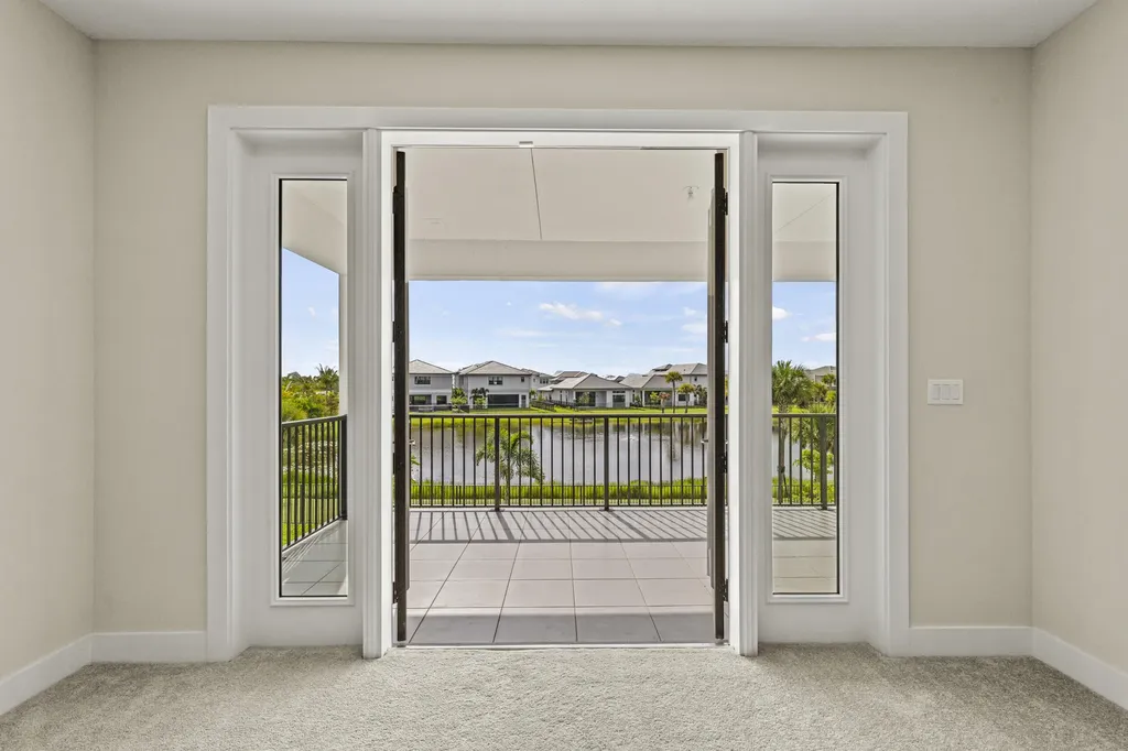 10033 Stockrun Drive Palm Beach Gardens FL 33412