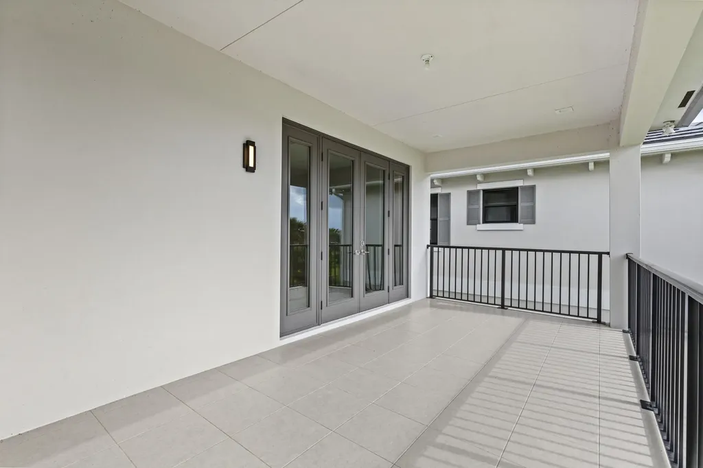 10033 Stockrun Drive Palm Beach Gardens FL 33412