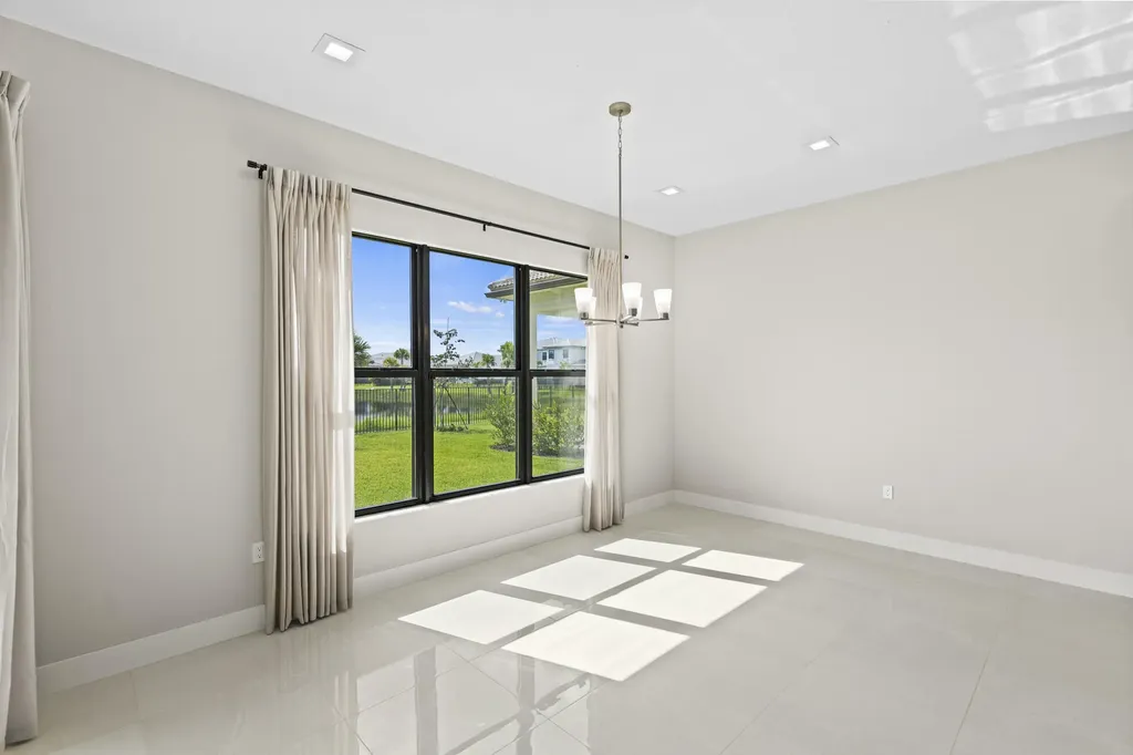 10033 Stockrun Drive Palm Beach Gardens FL 33412