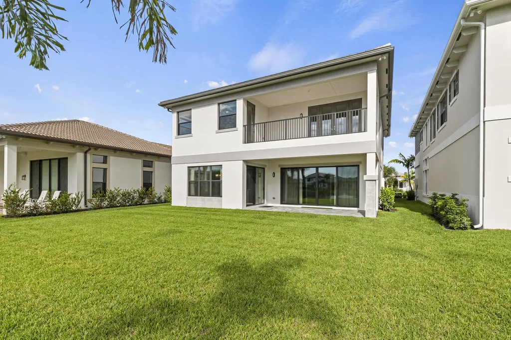 10033 Stockrun Drive Palm Beach Gardens FL 33412