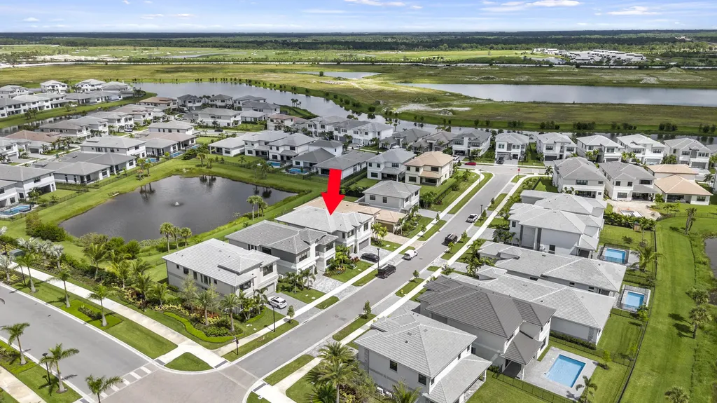 10033 Stockrun Drive Palm Beach Gardens FL 33412