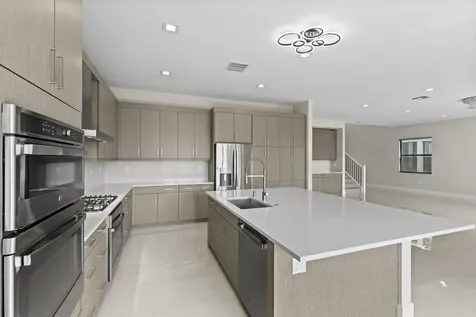 10033 Stockrun Drive Palm Beach Gardens FL 33412