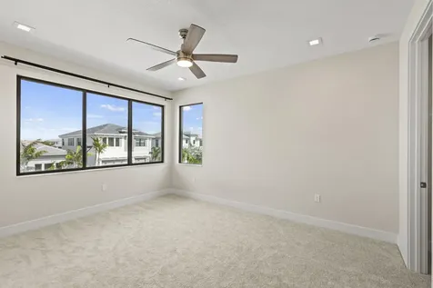 10033 Stockrun Drive Palm Beach Gardens FL 33412