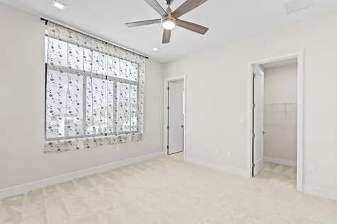 10033 Stockrun Drive Palm Beach Gardens FL 33412