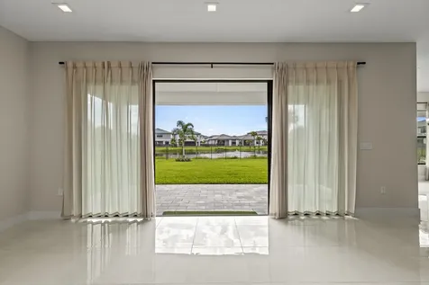10033 Stockrun Drive Palm Beach Gardens FL 33412