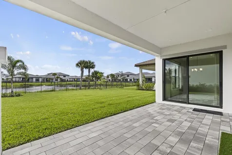 10033 Stockrun Drive Palm Beach Gardens FL 33412