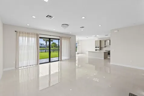 10033 Stockrun Drive Palm Beach Gardens FL 33412