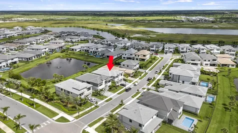 10033 Stockrun Drive Palm Beach Gardens FL 33412