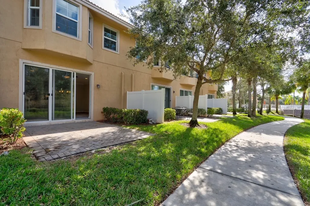 5919 Monterra Club Drive Lake Worth FL 33463