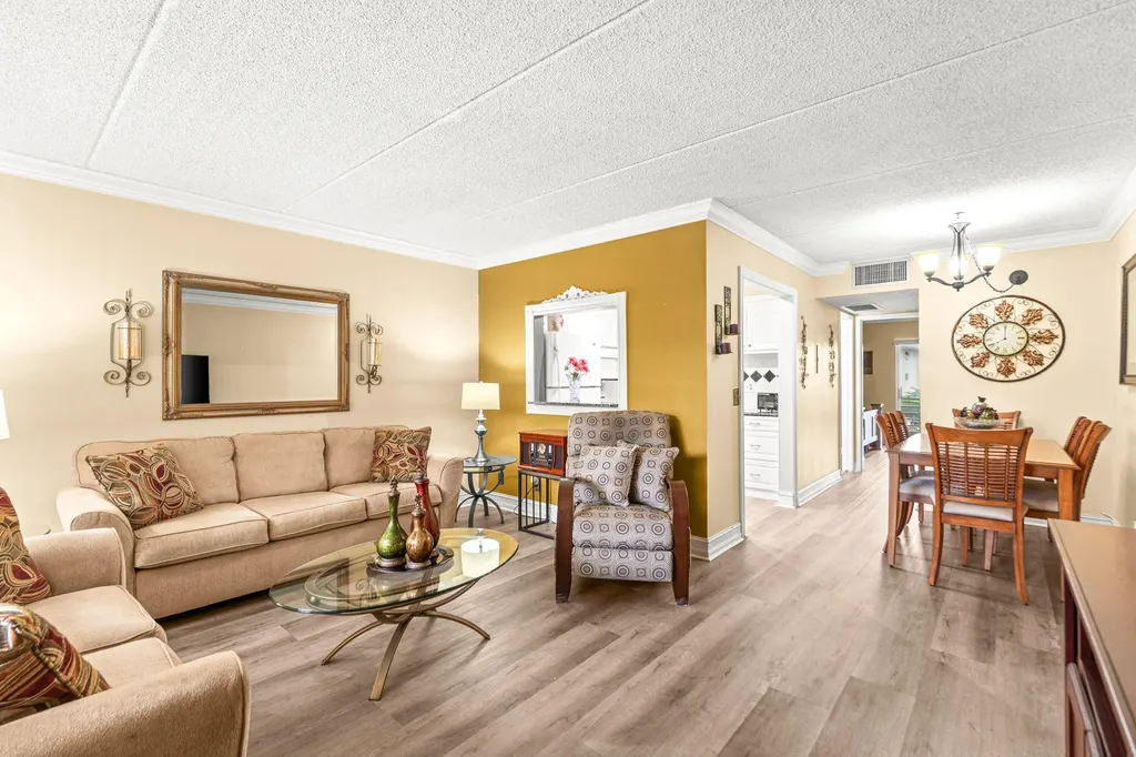 600 Village Green Court Palm Springs FL 33461