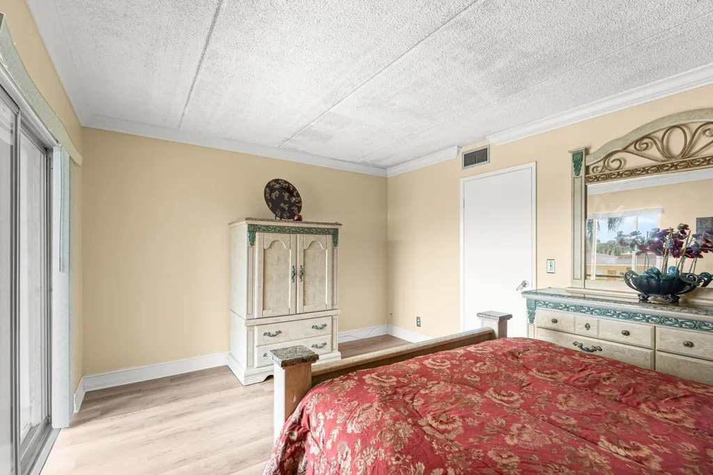 600 Village Green Court Palm Springs FL 33461