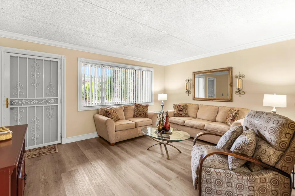600 Village Green Court Palm Springs FL 33461