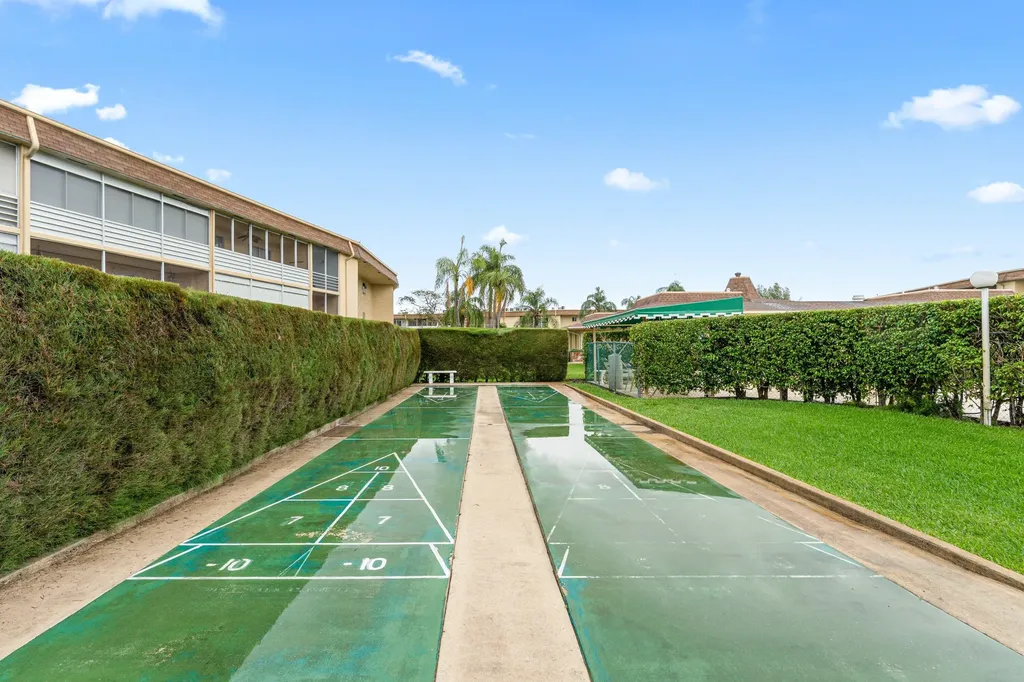 600 Village Green Court Palm Springs FL 33461