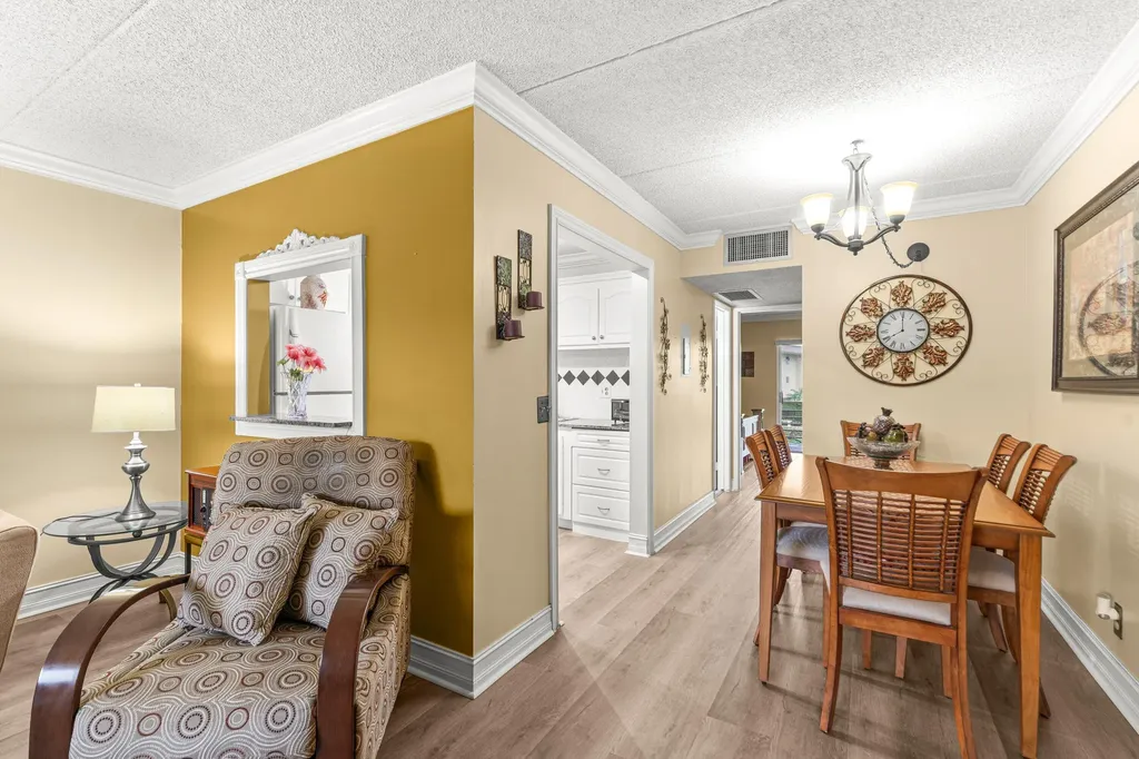 600 Village Green Court Palm Springs FL 33461