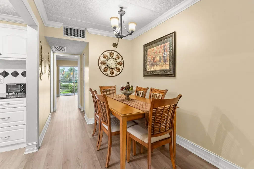 600 Village Green Court Palm Springs FL 33461