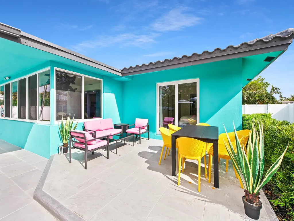 2141 NE 24th Street Lighthouse Point FL 33064