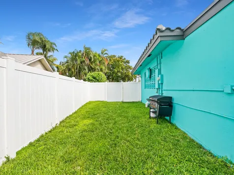 2141 NE 24th Street Lighthouse Point FL 33064