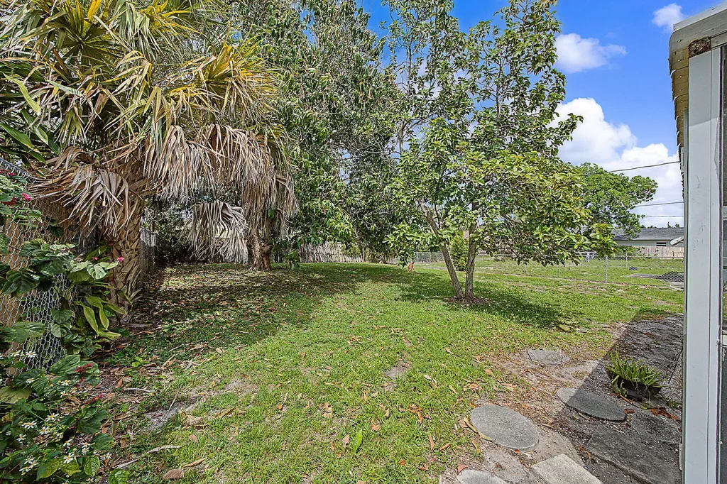 301 SE 21st Avenue Boynton Beach FL 33435