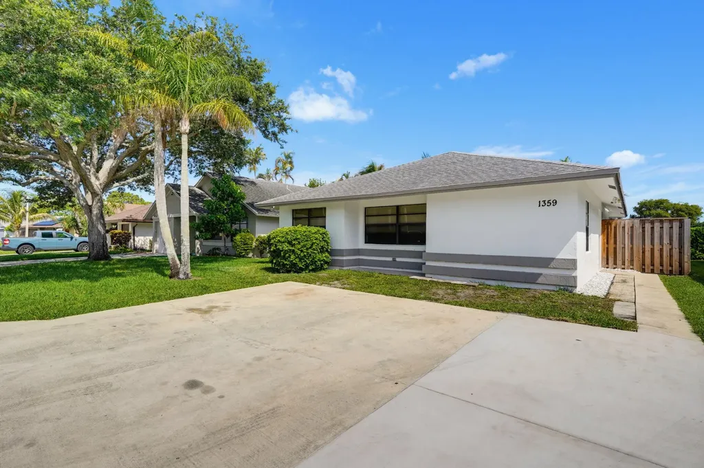 1359 Pines Lane West Palm Beach FL 33415