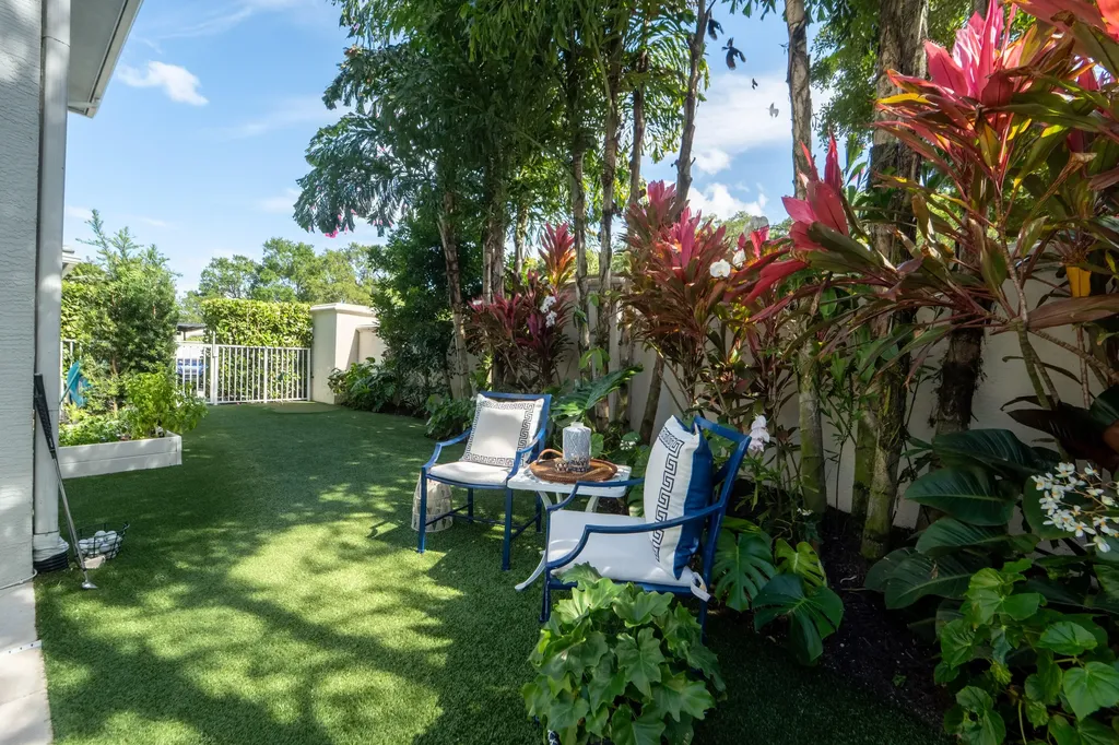 2520 Estates Drive North Palm Beach FL 33410