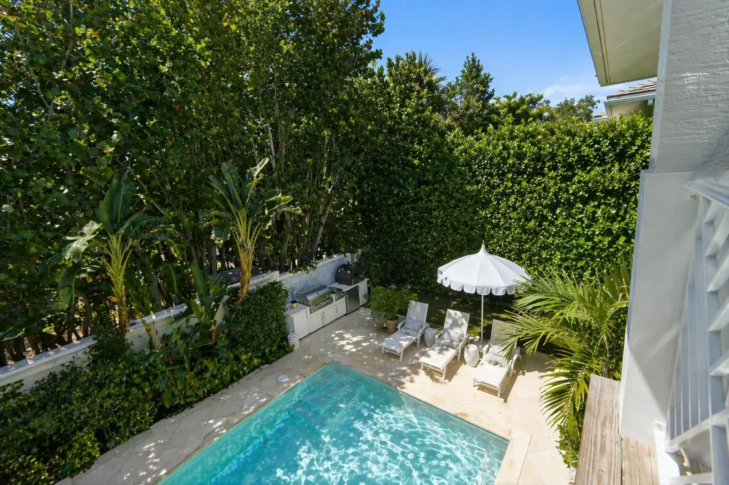 2520 Estates Drive North Palm Beach FL 33410