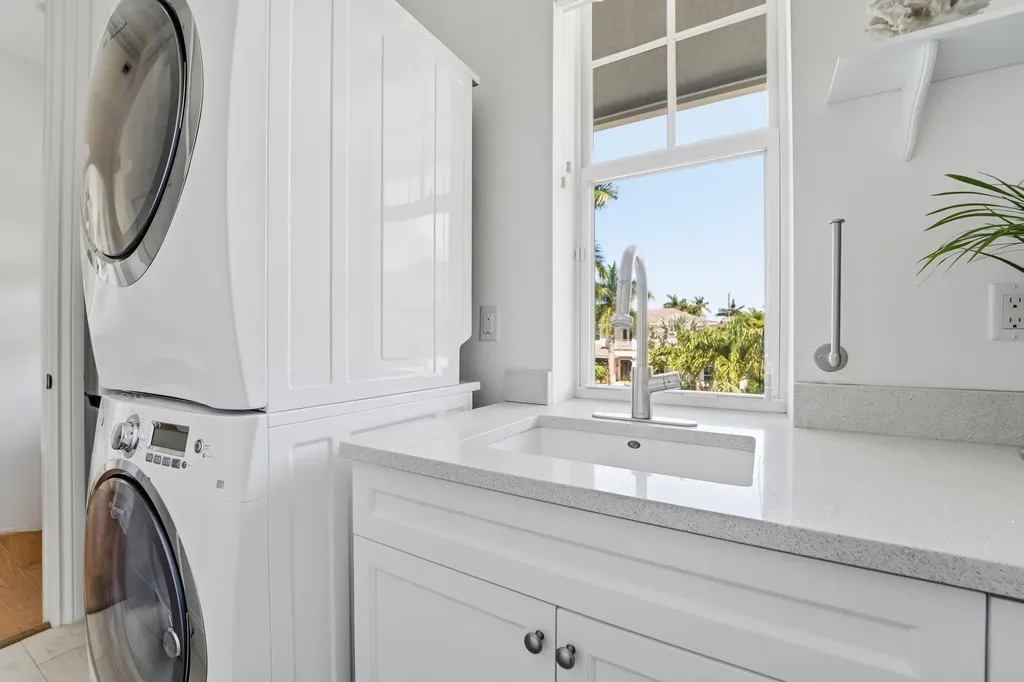 2520 Estates Drive North Palm Beach FL 33410