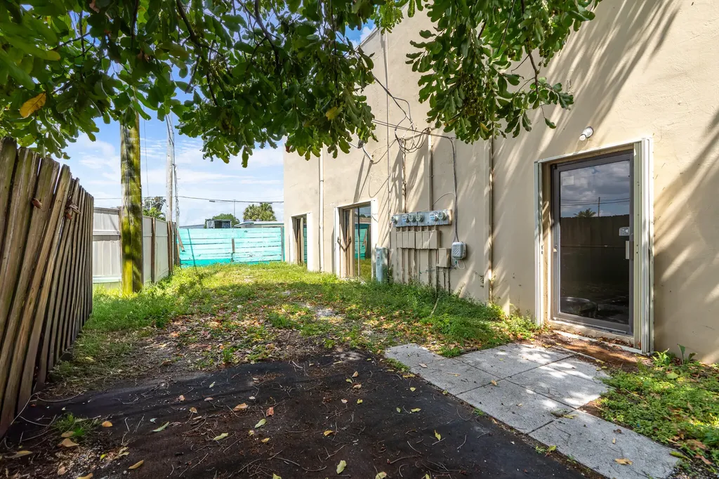 2720 Forest Hill Boulevard Palm Springs FL 33406
