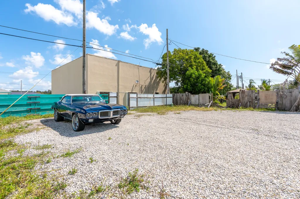 2720 Forest Hill Boulevard Palm Springs FL 33406