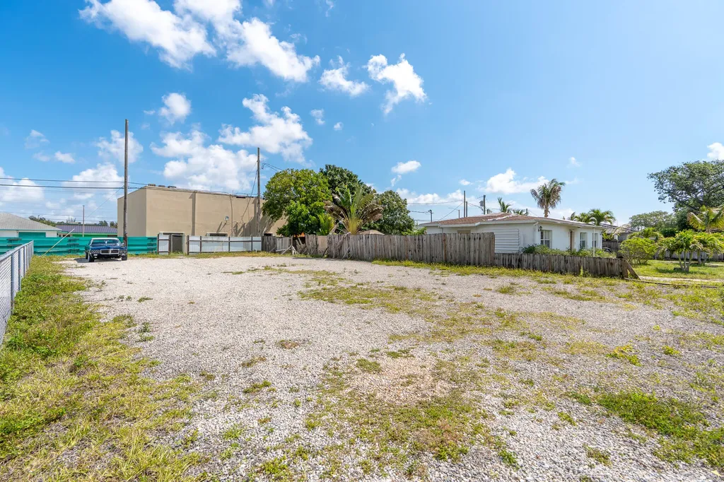 2720 Forest Hill Boulevard Palm Springs FL 33406