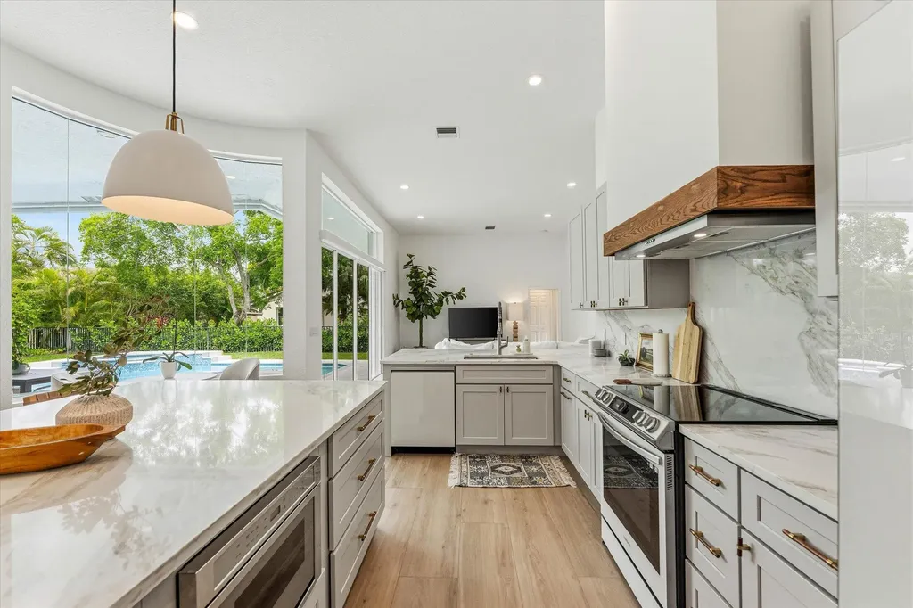 10291 NW 62nd Drive Parkland FL 33076