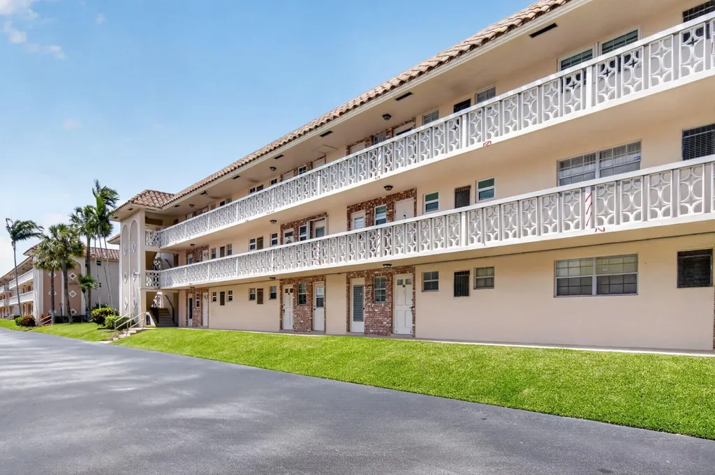 400 NE 20th Street Boca Raton FL 33431
