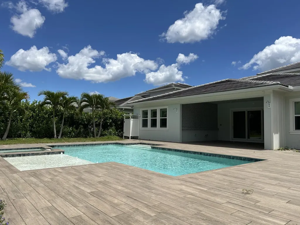 9268 Crestview Circle Palm Beach Gardens FL 33412