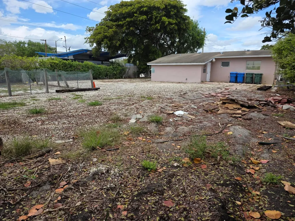 840 NW 33rd Street Oakland Park FL 33309