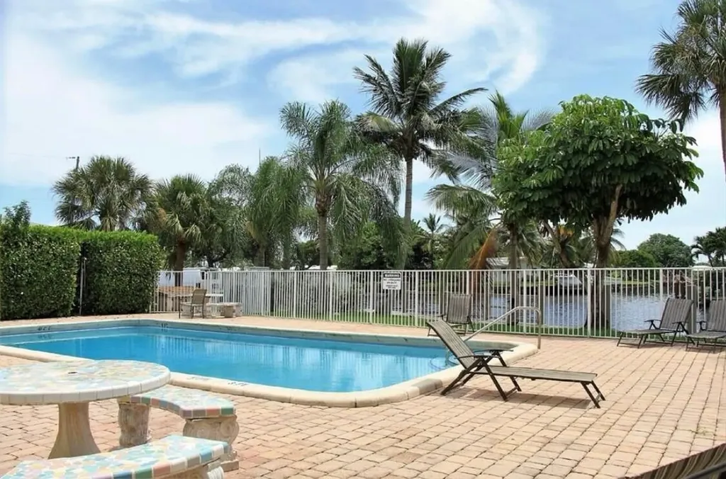 251 SE 6th Avenue Pompano Beach FL 33060