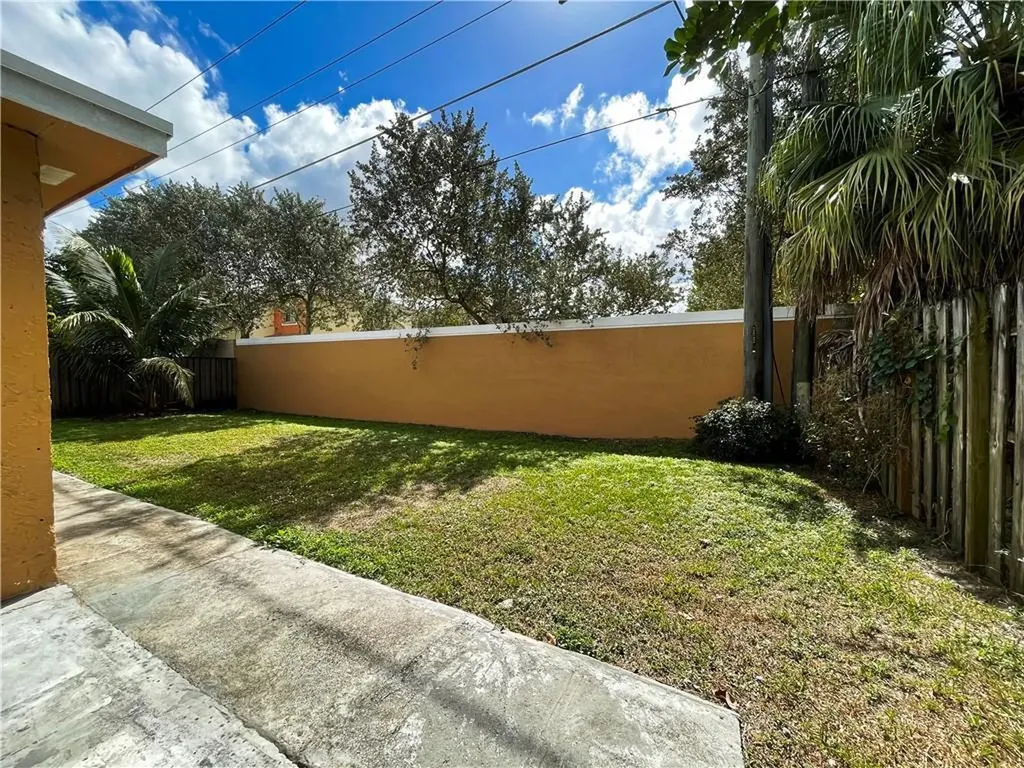 11420 NW 35th Street Sunrise FL 33323