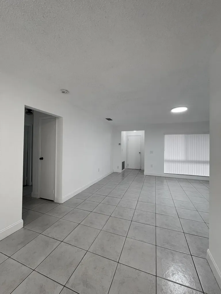 11420 NW 35th Street Sunrise FL 33323