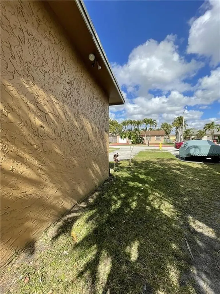 11420 NW 35th Street Sunrise FL 33323