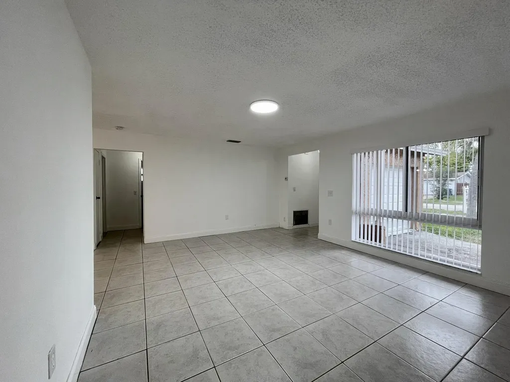 11420 NW 35th Street Sunrise FL 33323
