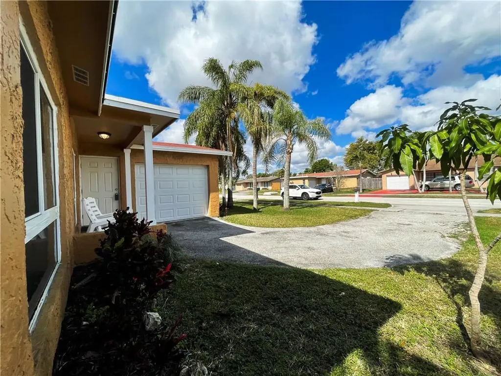 11420 NW 35th Street Sunrise FL 33323