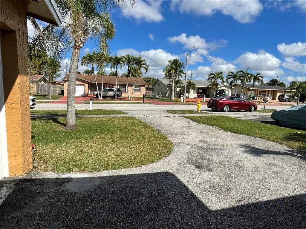 11420 NW 35th Street Sunrise FL 33323