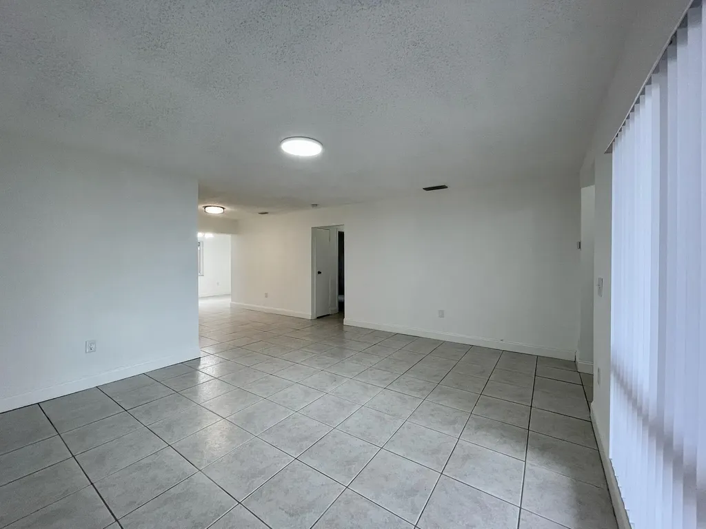 11420 NW 35th Street Sunrise FL 33323