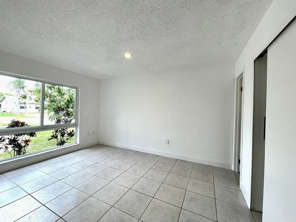 11420 NW 35th Street Sunrise FL 33323